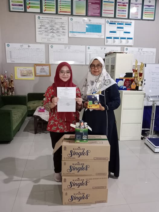 Kontribusi untuk kebutuhan posyandu dari PT. Macroprima Panganutama