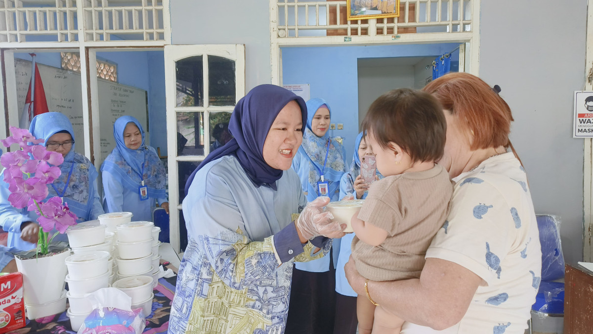 Pemberian makanan tambahan untuk balita