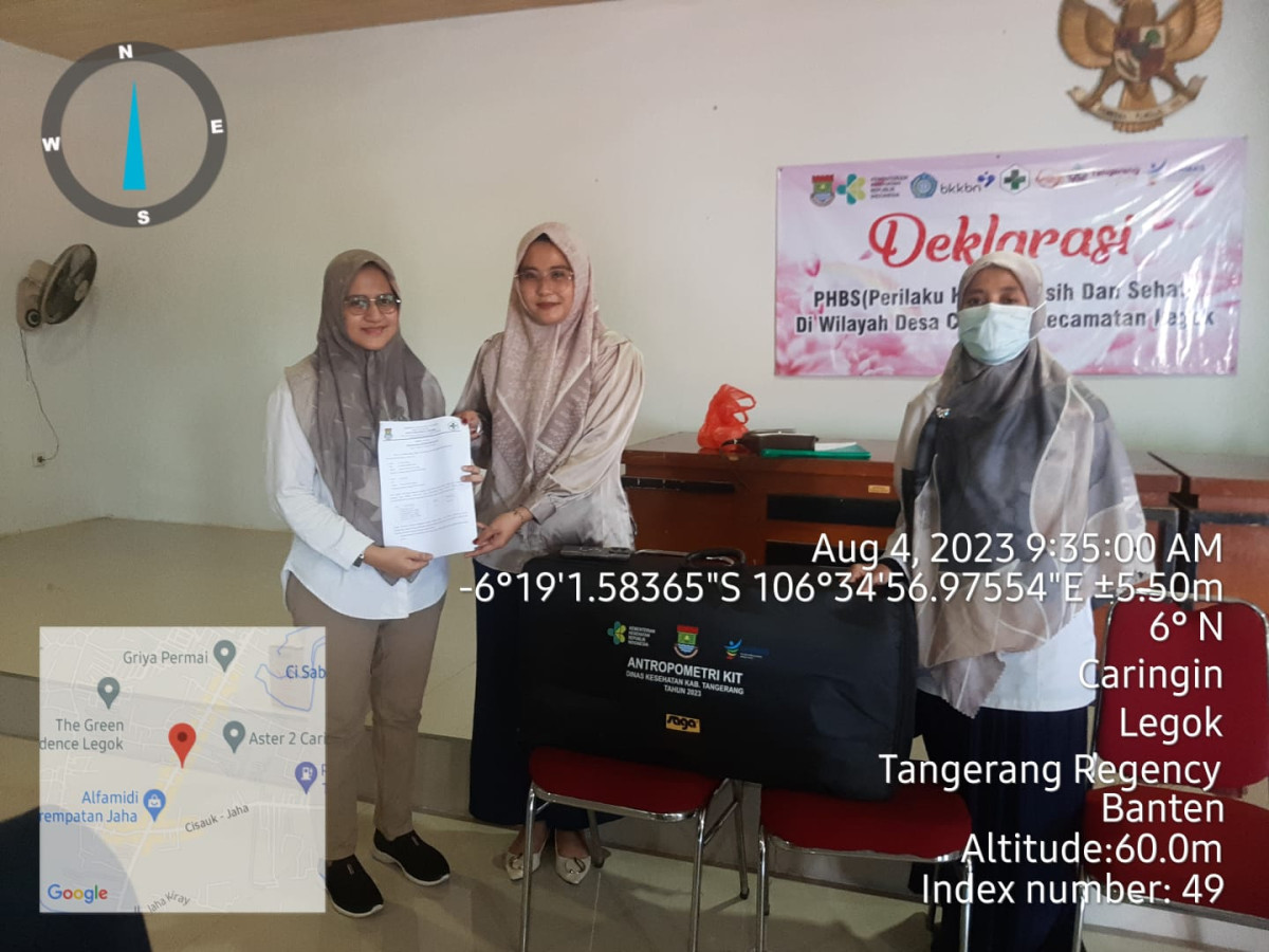 Penyerahan Alat oleh TPG bidan Desa dan diterima oleh Ketua TP.Pkk