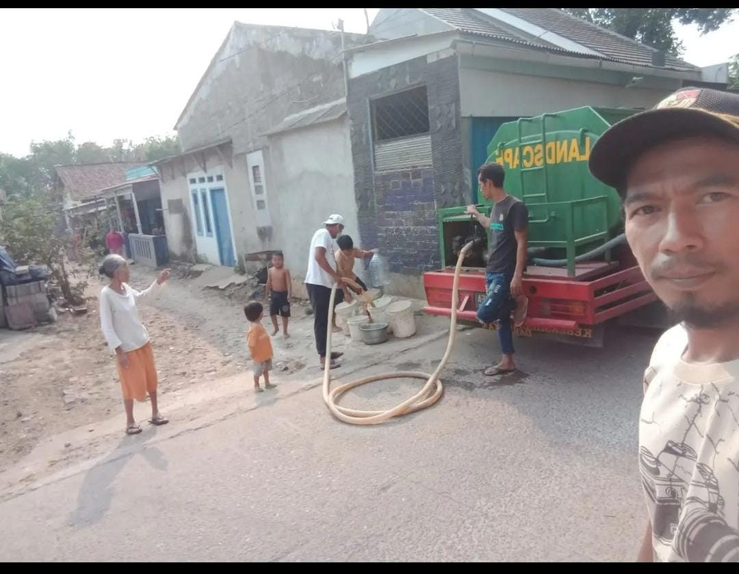 dipantau langsung oleh bapak RT DEDEN selaku ketua Rt 03/02