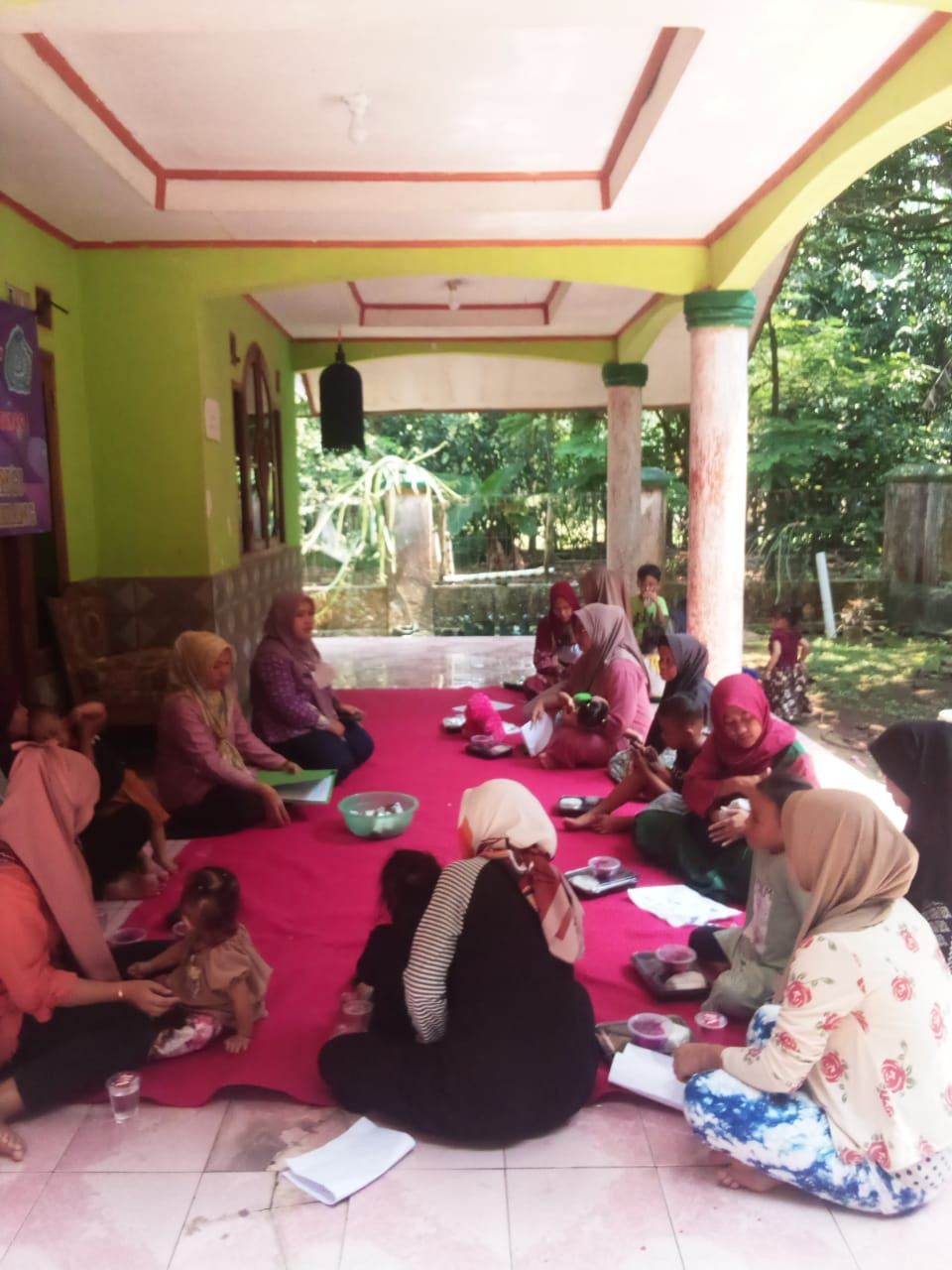 Integrasi Pembangunan Lintas Sektor di Kampung KB Desa Mekar Wangi Kec. Cisauk  Operasional Tim DASHAT di Kampung KB (Kelompok 8)