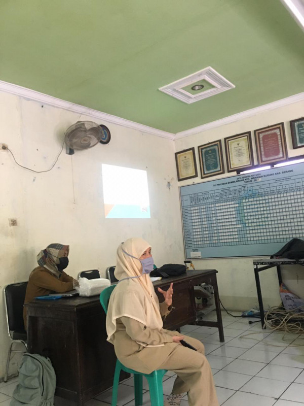 Pemateri ibu linda dari dinas kb kabupaten serang