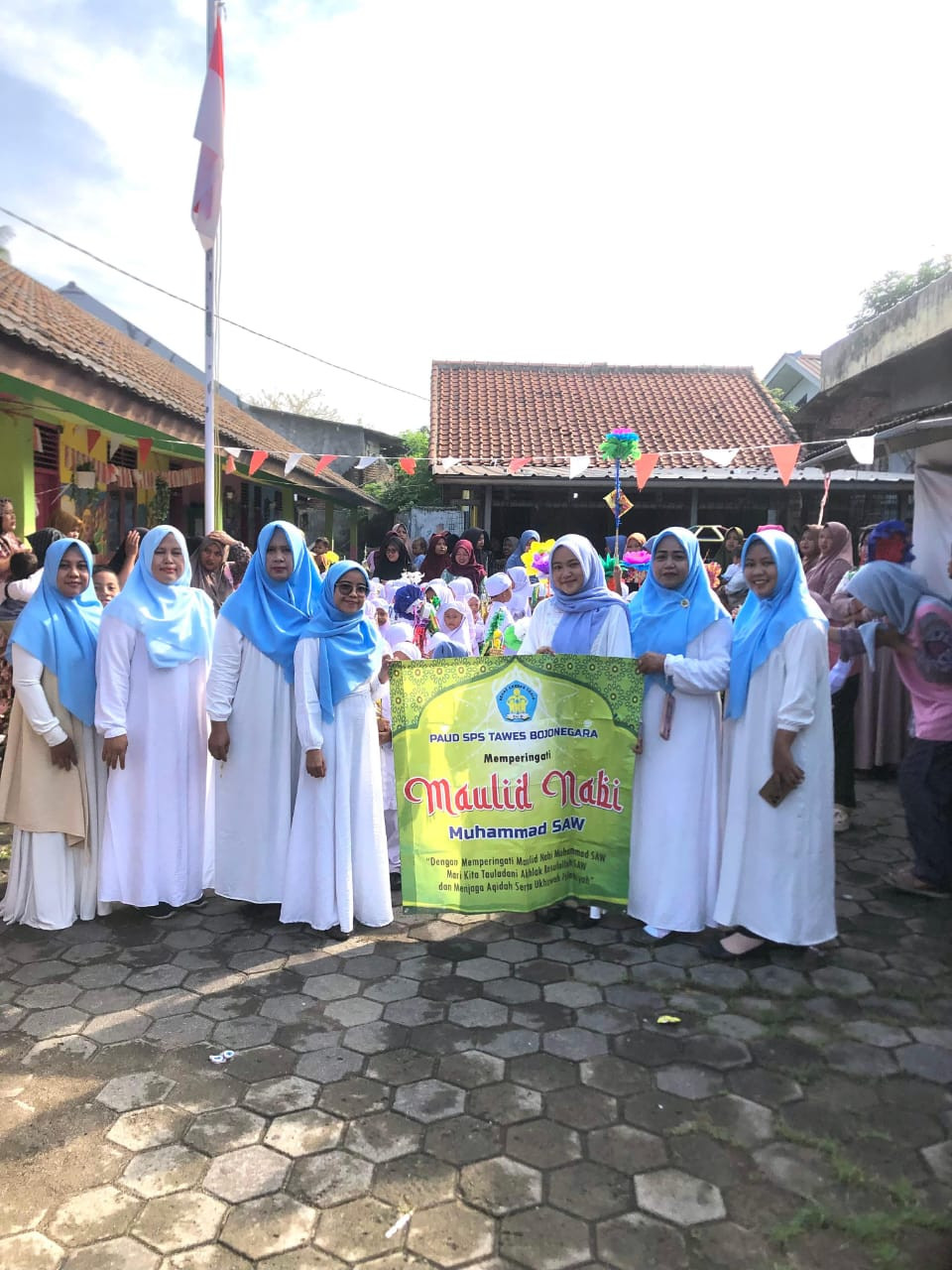 Memperingati maulid nabi