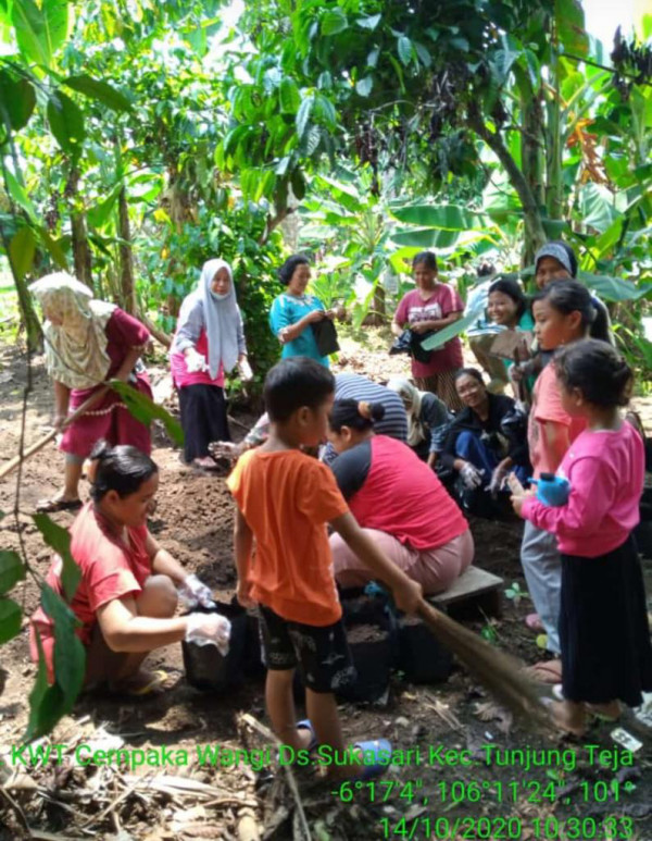 Pembinaan KWT Cempaka Wangi Desa Sukasari Kecamatan Tunjung Teja 