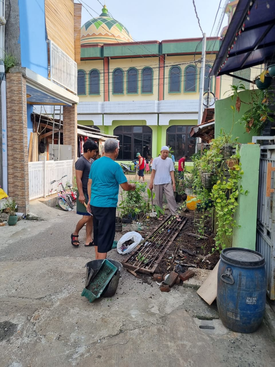 Kegiatan Kerja Bakti Serentak Kelurahan Pinang