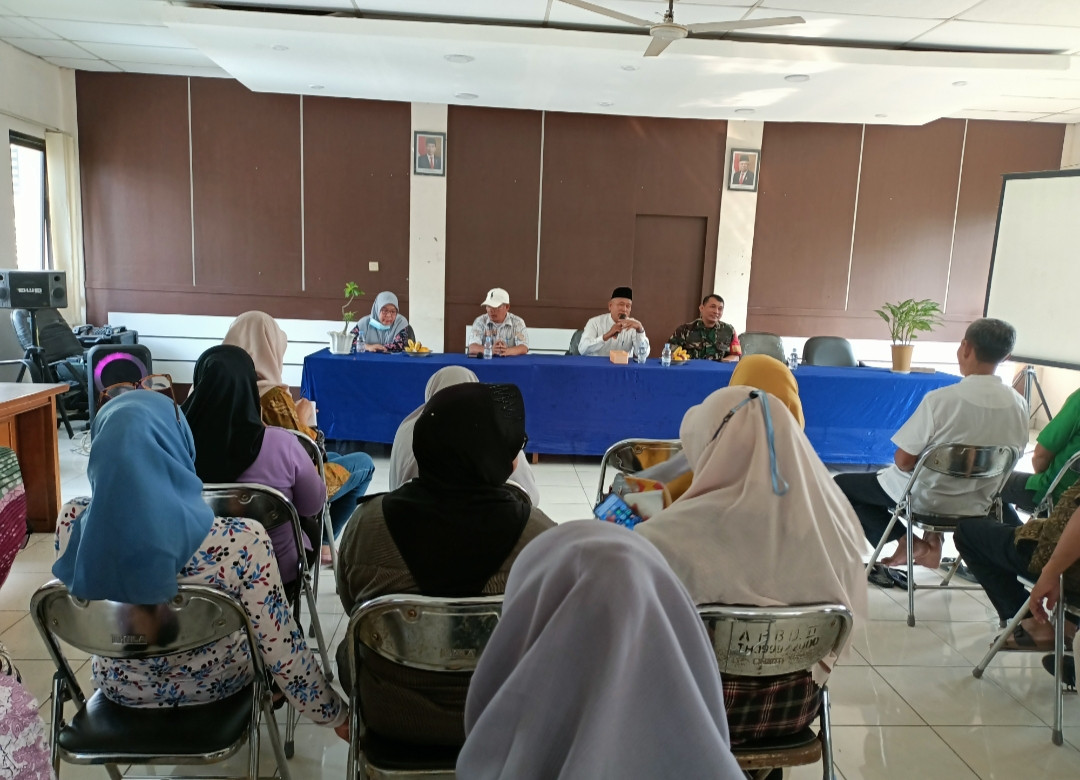 Rapat kerja kelurahan membahas tentang stanting