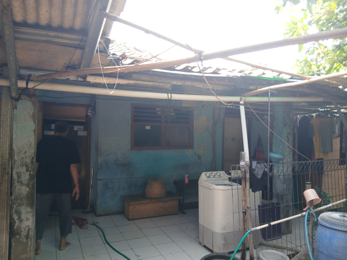 BEDAH RUMAH RT 003 RW 002