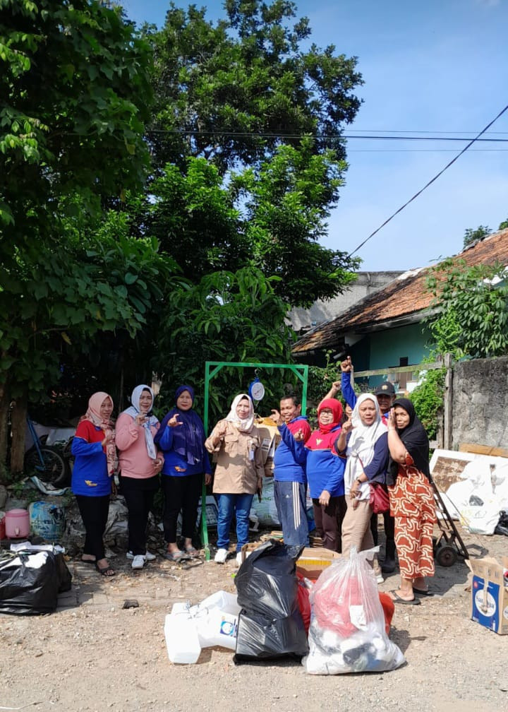 PENGURUS DAN ANGGOTA BANK SAMPAH