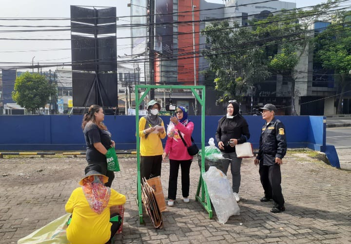 KEGIATAN KUNJUNGAN BANK SAMPAH ANGGREK REMPOA