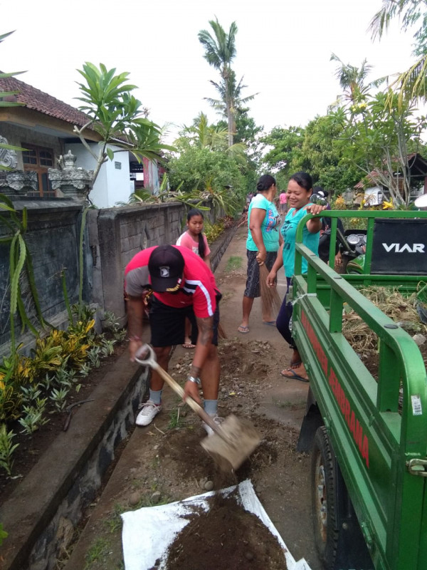 Gotong Royong Rutin Gang Hijau