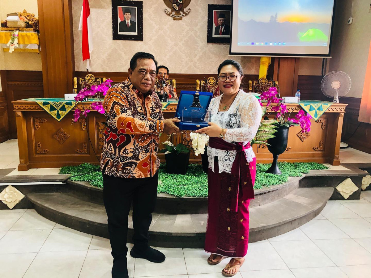 Kunjungan Perwakilan BKKBN Kalimantan Selatan terkait Capacity Building bersama Perwakilan BKKBN Provinsi Bali ke Kampung KB Desa Penarungan
