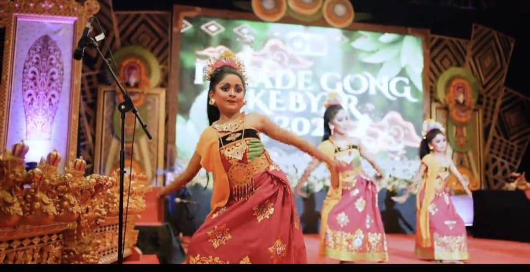 Pementasan Parade Gong Kebyar Desa Abiansemal