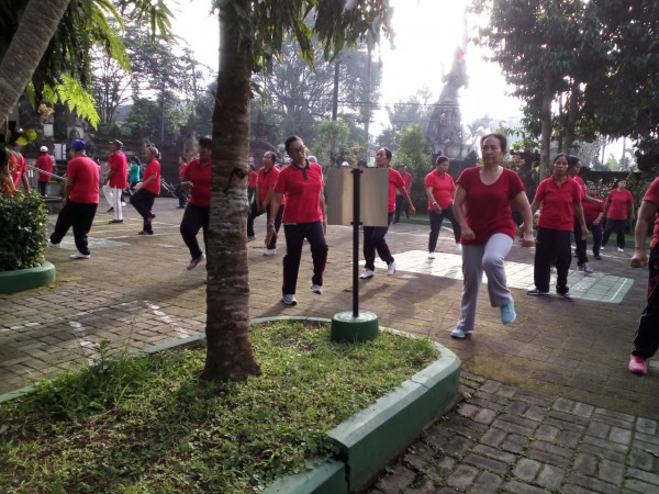 Senam Lansia BKL Banjar saraseda terintegrasi dengan Posyandu Lansia