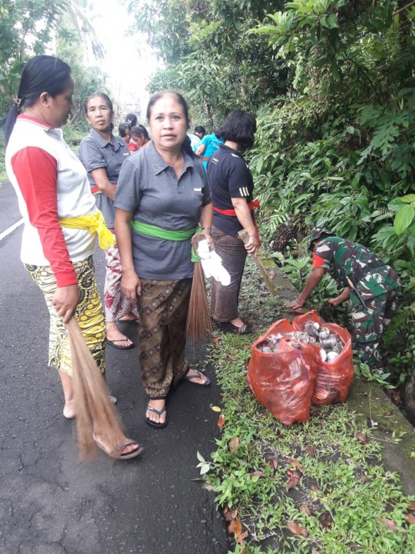 Gerakan Semesta Berencana Bali Resik Sampah