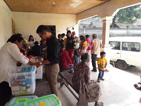 Kegiatan pembinaan kelompok, posyandu dan pemeriksaan kesehatan lansia di Br Kesimpar Kpkb Desa Besakih