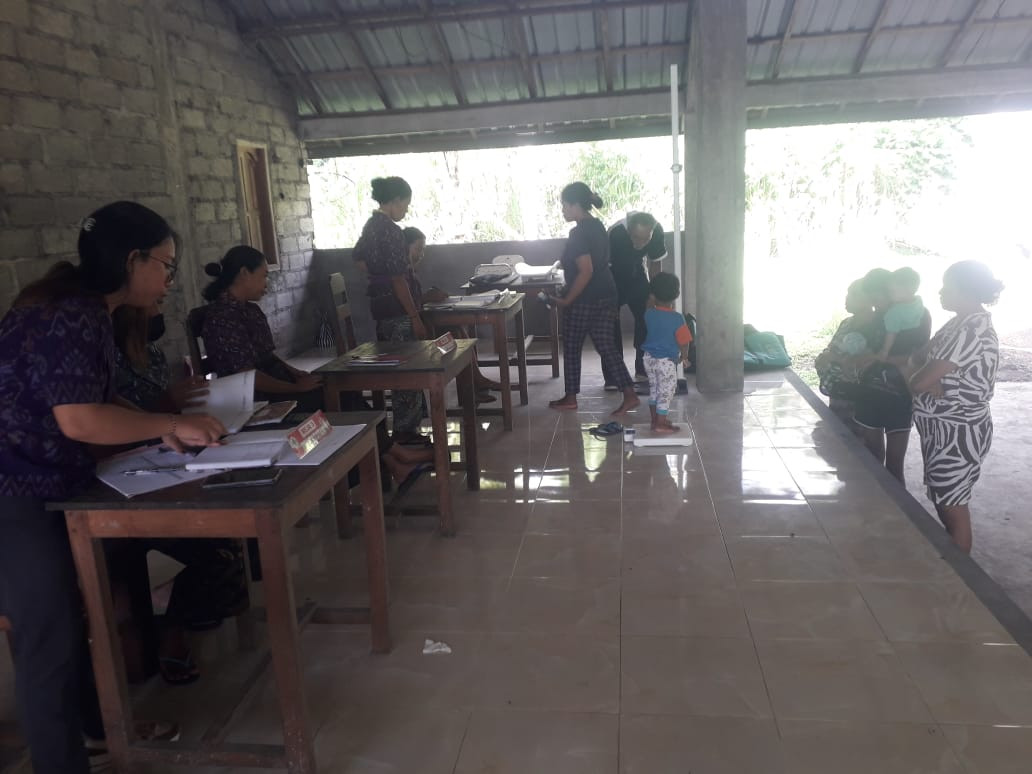 Kegiatan posyandu Br. Pidpid Kaler Dangin Margi Bawah