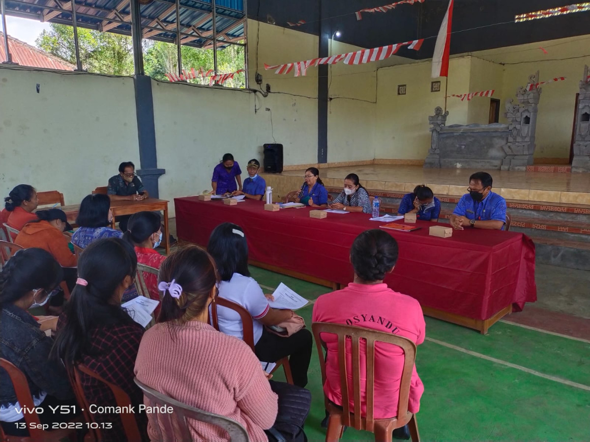 pembinaan kelompok kader posyandu dan lpm dari dinas pmd kab buleleng