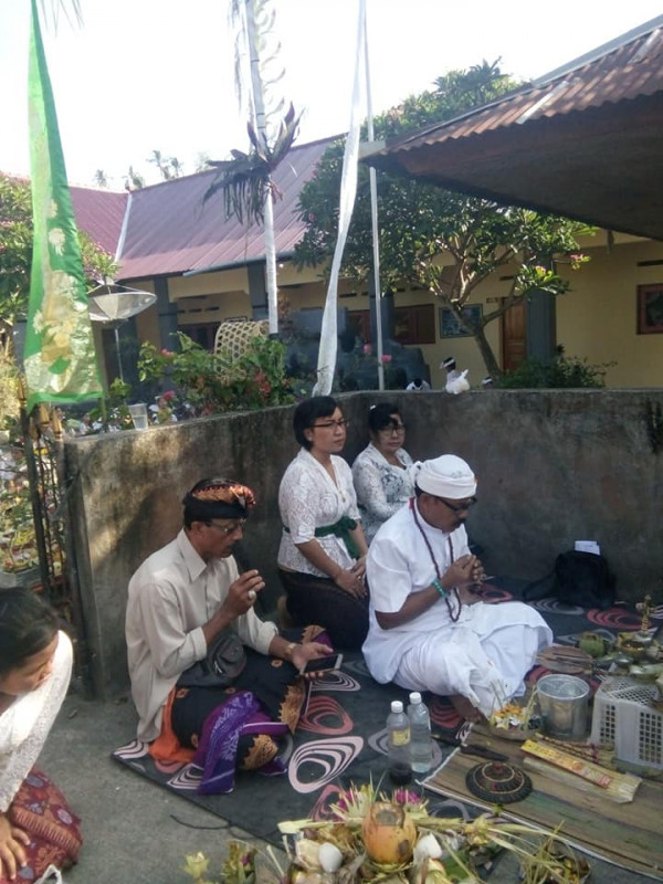 Perayaan hari Saraswati di Desa Menyali