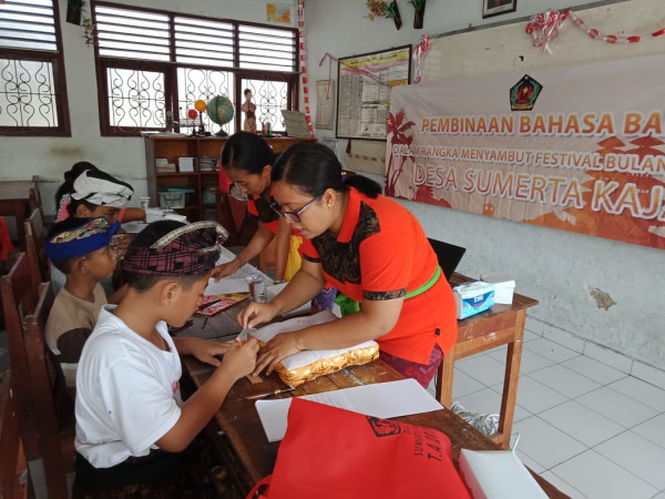 Pembinaan Bahasa Bali dalam rangka Festival Bulan Bahasa Desa Sumerta Kaja
