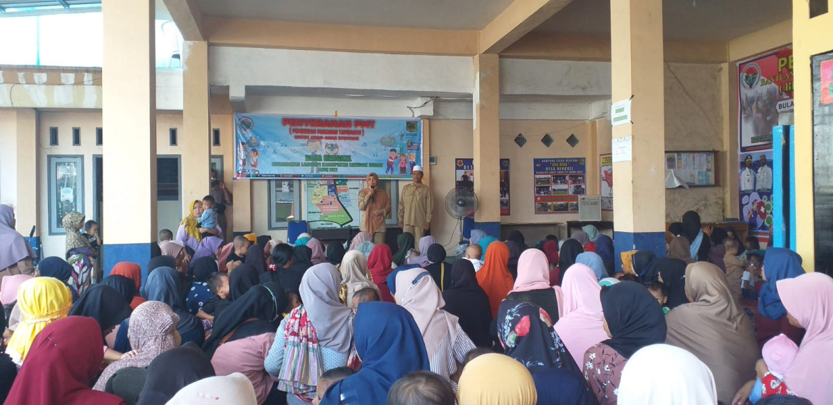 Pertremuan  Dapur Sehat Atasi Stunting ( DASHAT )