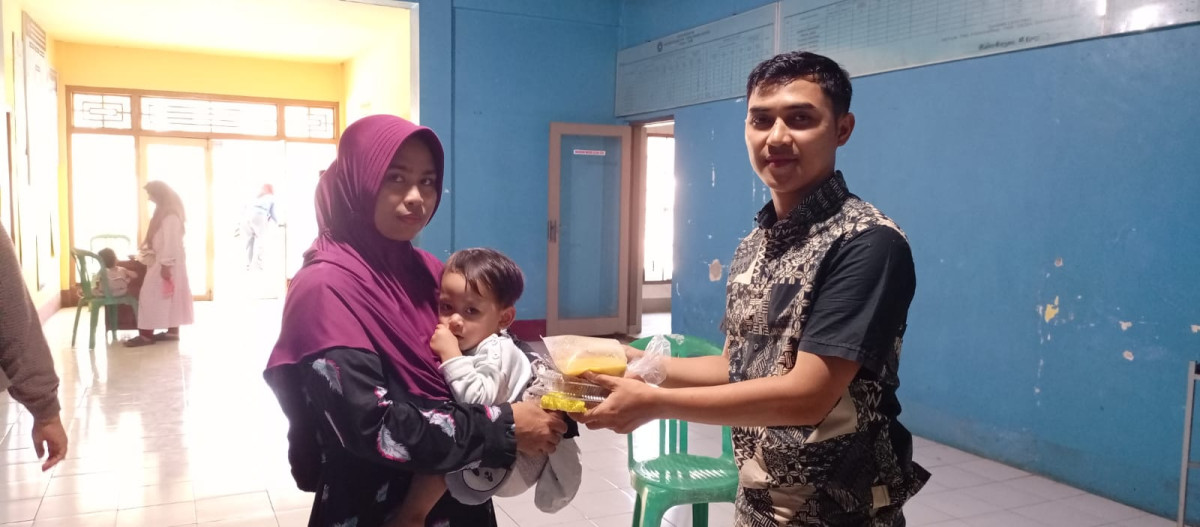 PEMBERIAN PMT PEMULIHAN KEPADA ANAK STUNTING