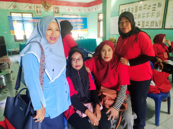 Bersama kader UPPKS Bayam merah Dusun Batu Nisung