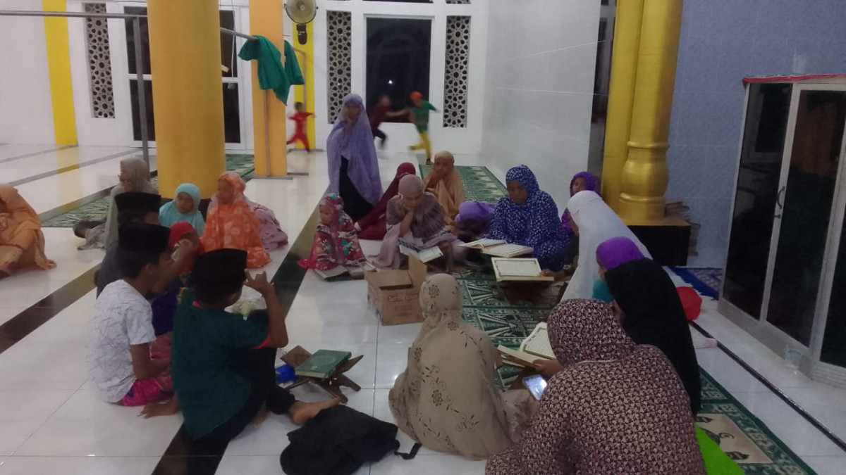 Pengajian ibu ibu TBA di kampung berkualitas desa Tebo