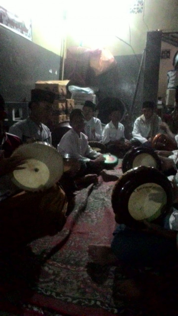 Hadrah dan pengajian Habib Nopel di Kampung KB Nurul Yakin Lingkungan Kr. Kemong kel. Cakranegara Barat Kec. Cakranegara