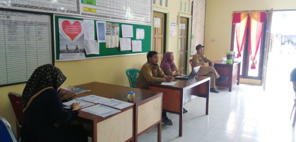 Rapat Koordinasi tentang Kegiatan Pencanangan PKK KKBPK KESEHATAN Di Desa Dungun Perapakan