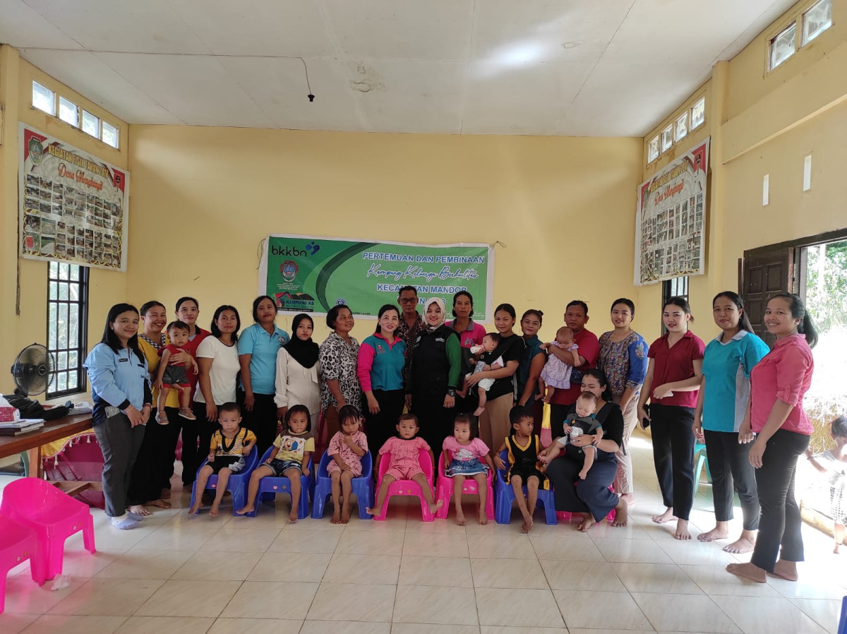 kegiatan operasional DASHAT kampung KB Desa Mengkunyit