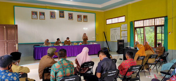Pertemuan Kegiatan Ketahanan Keluarga Berbasis Kelompok Tribina Kampung KB Di Desa Tinduk Kecamatan Baamang