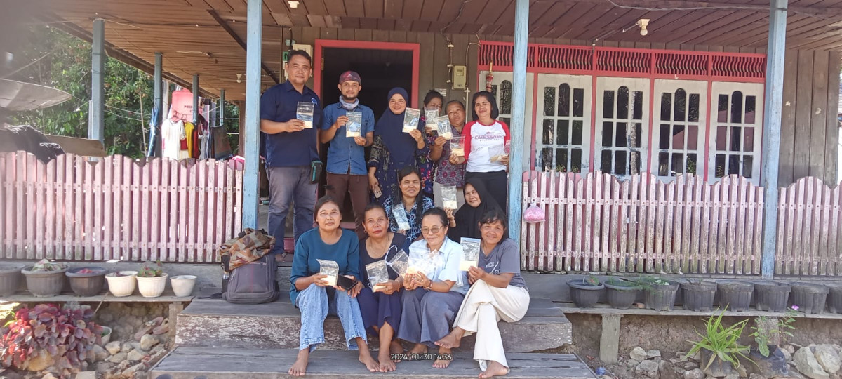 Foto Bersama UPPKA Bahaum, Penyuluh KB desa Sungai Buluh, PPL Pertanian