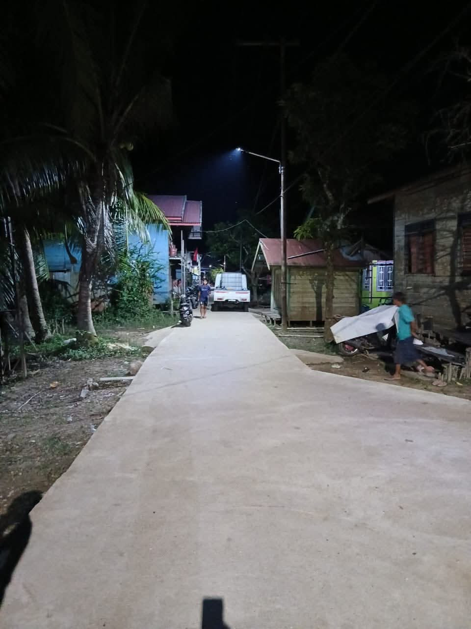 PEMASANAGN PENERANGAN LAMPU JALAN