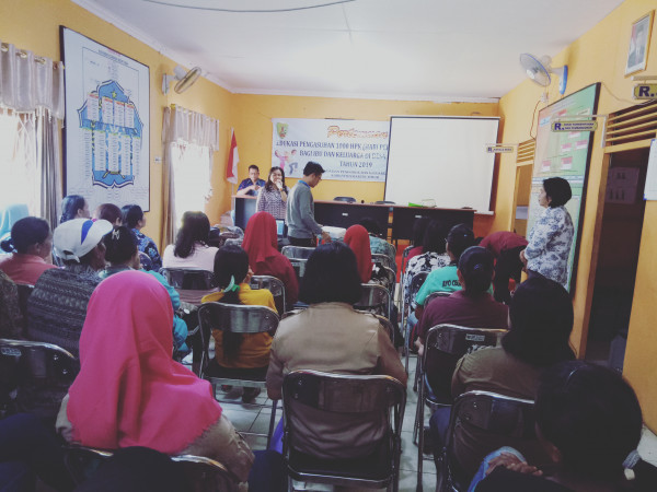 Edukasi Pengasuhan 1000 HPK bagi ibu Dan keluarga Di Desa Rodok 