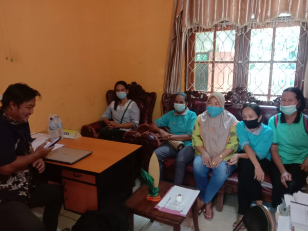 Menyusun RKPDes dengan Ketua TP PKK Desa dan anggota TP PKK Desa Rodok