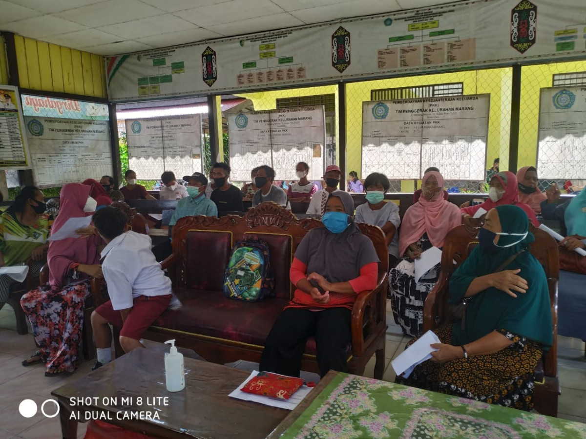 Rumah Sakit TNI-AD Kota Palangka Raya mengadakan Vaksinasi Covid-19 di Kampung KB Marang