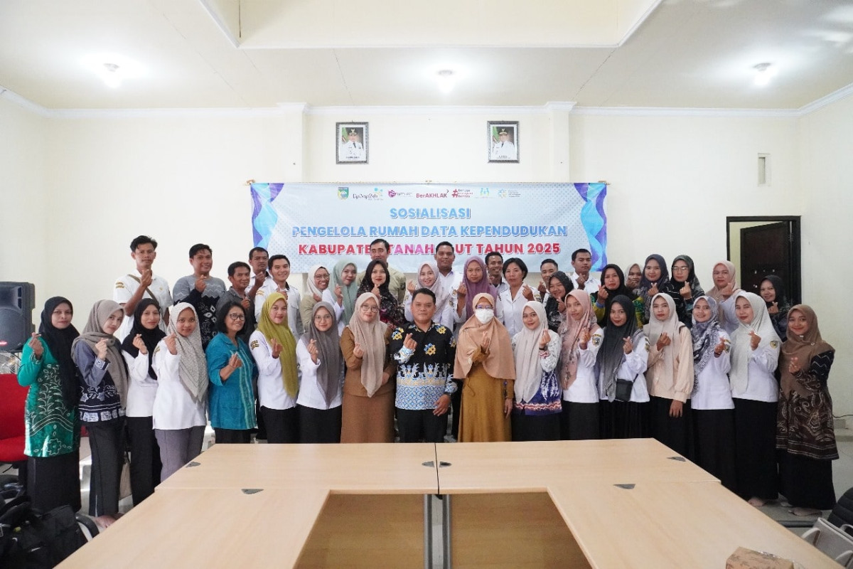 Sosialisasi Pengelola Rumah Data Kependudukan Tahun 2025