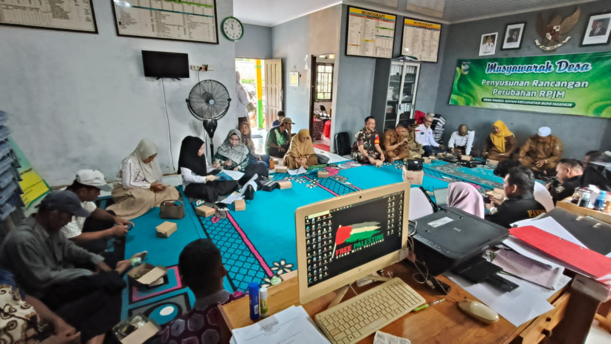Musyawarah Desa tentang Perubahan RPJMDesa Handil Gayam