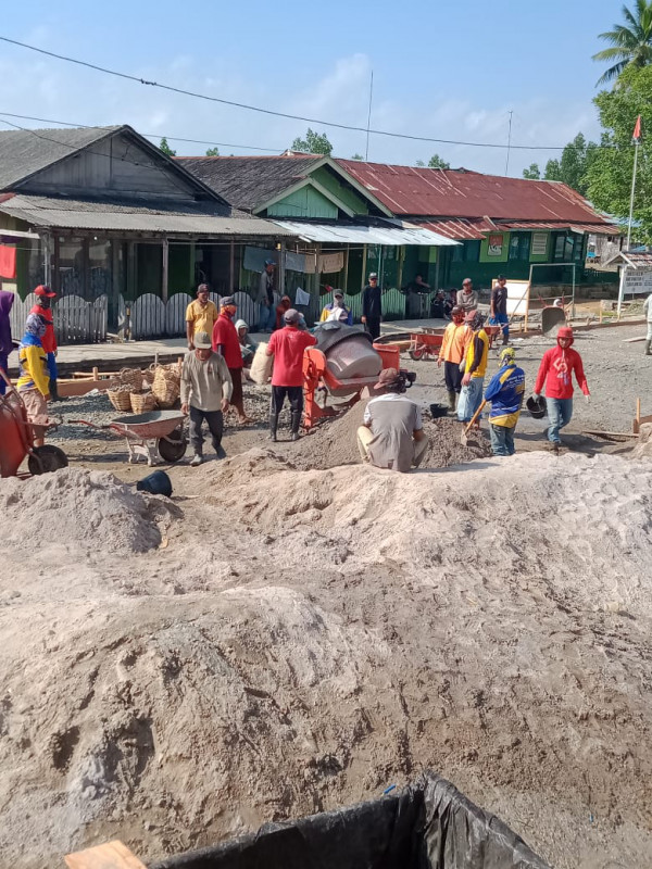 Pengecoran beton halaman pasar