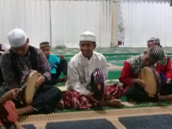 Kegiatan Habsyian anak - anak remaja Mesjid Al- Wusta