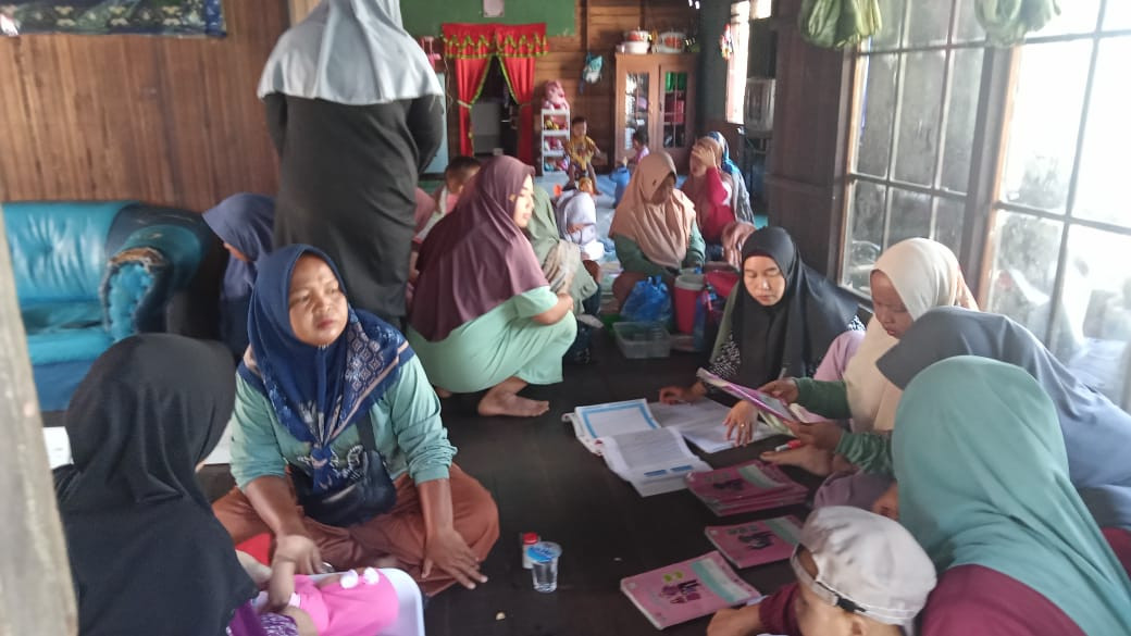 Kegiatan Posyandu Balita Rambutan 1 dan Kelompok Bina Keluarga Balita Merak