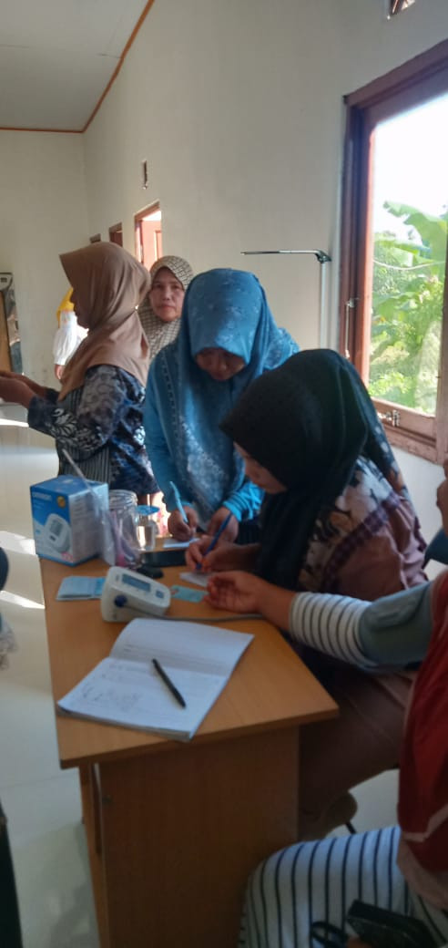 Kegiatan posbindu desa danda jaya