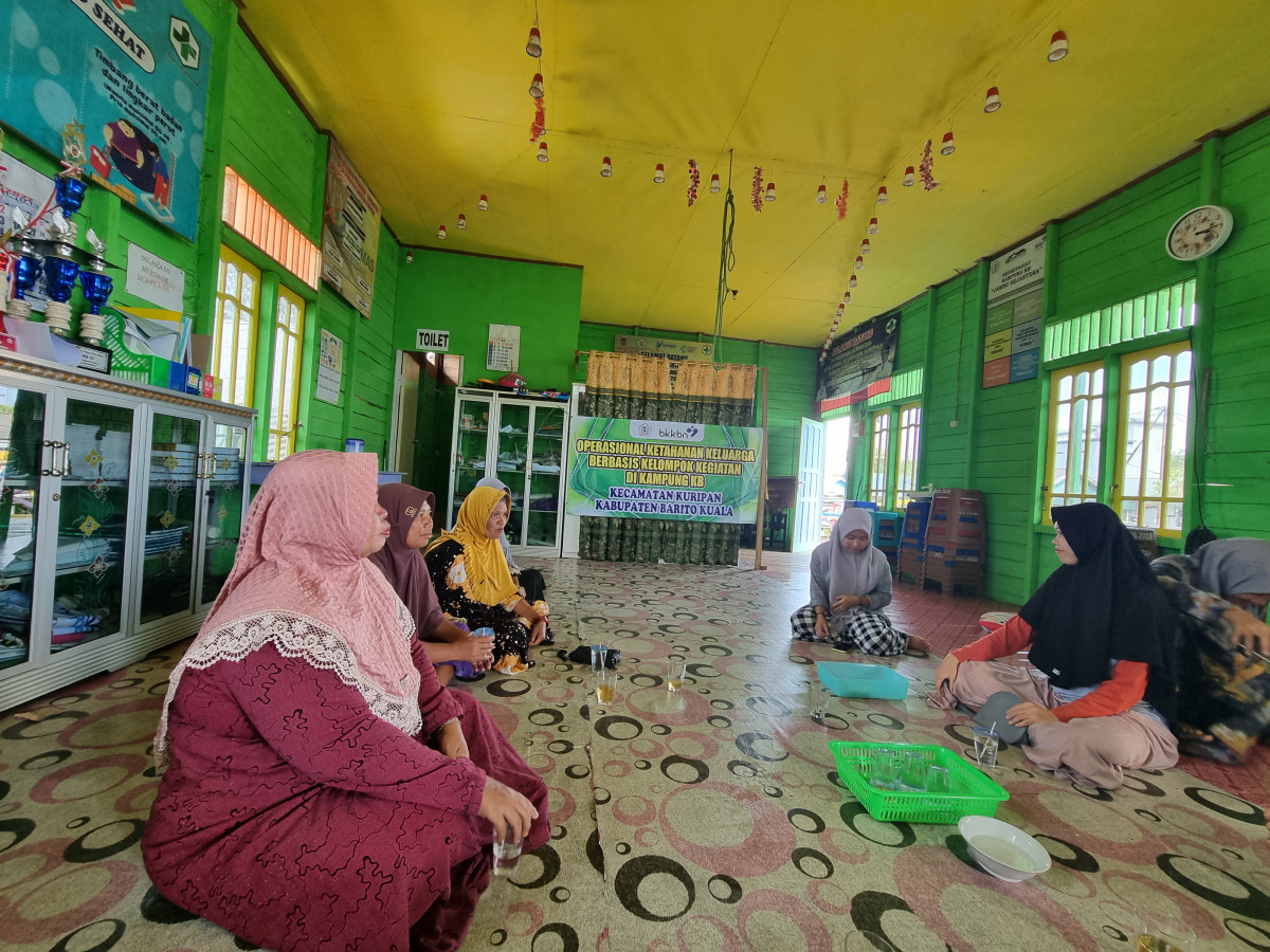 Kegiatan pertemuan ketahanan keluarga berbasis kelompok kegiatan di kampung KB