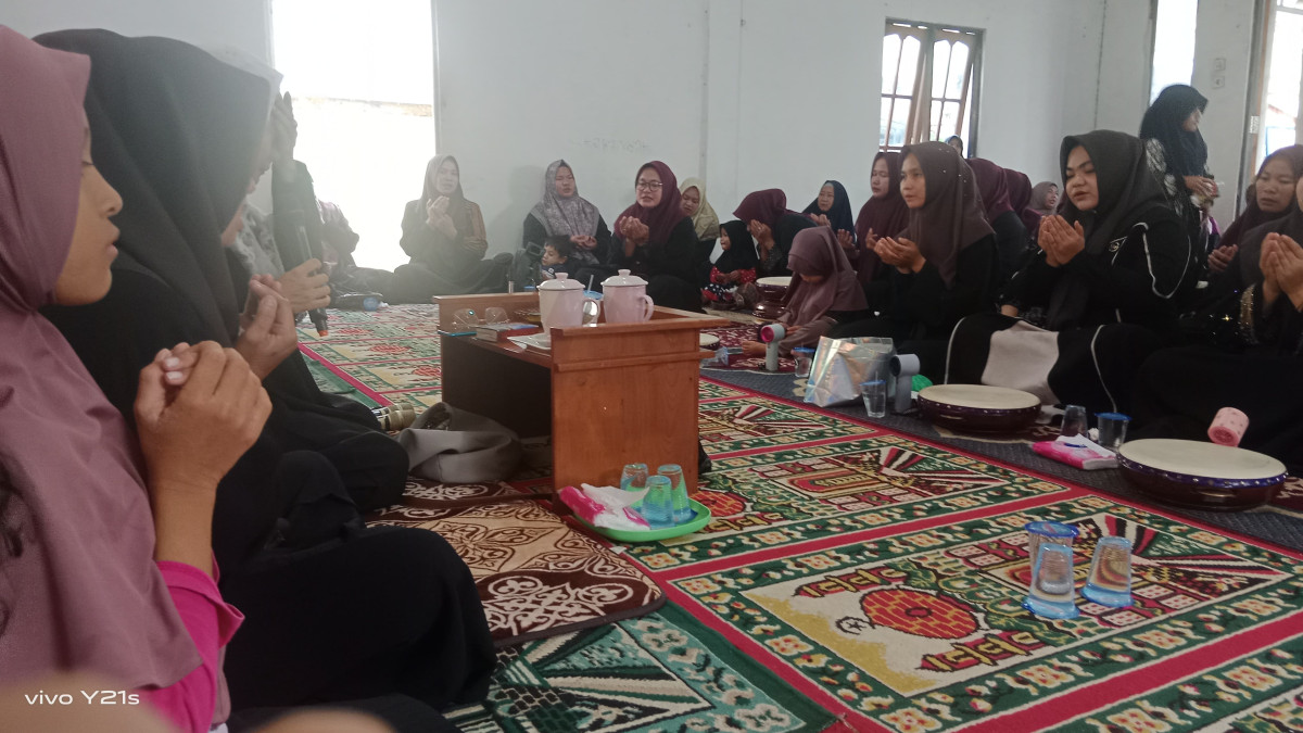 Kegiatan Maulid Rutin Perempuan Sekaligus Peringatan Haul Siti Khadijah