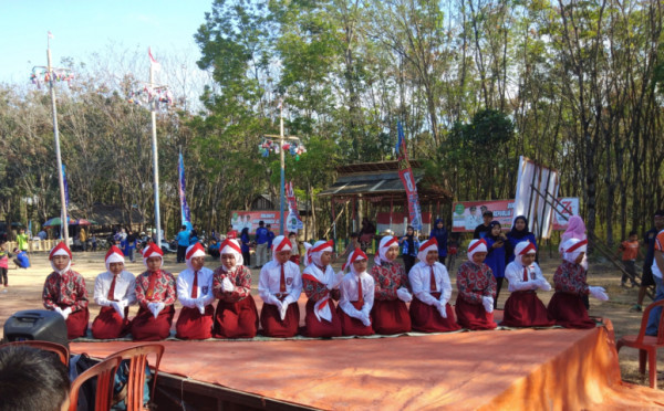 Persembahan Tarian Rudat dalam rangka memeriahkan HUT Republik Indonesia ke-74