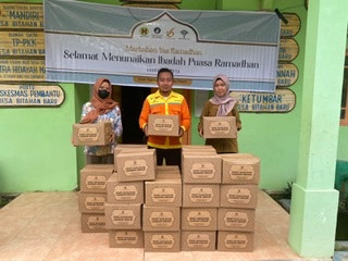Pemberian Paket Ramadhan oleh CSR Perusahan