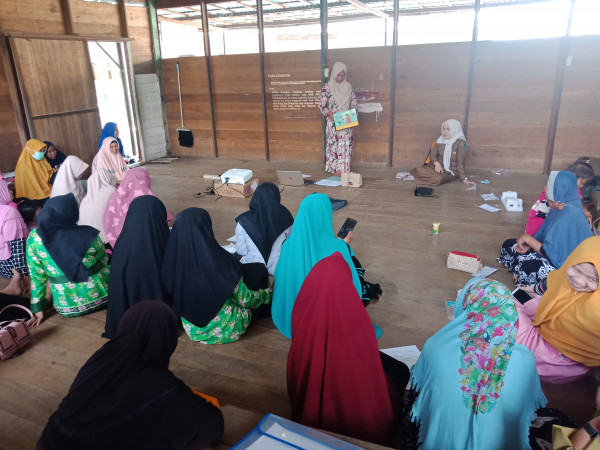 Pertemuan lengkap berbasis kelompok tribina di desa kampung KB