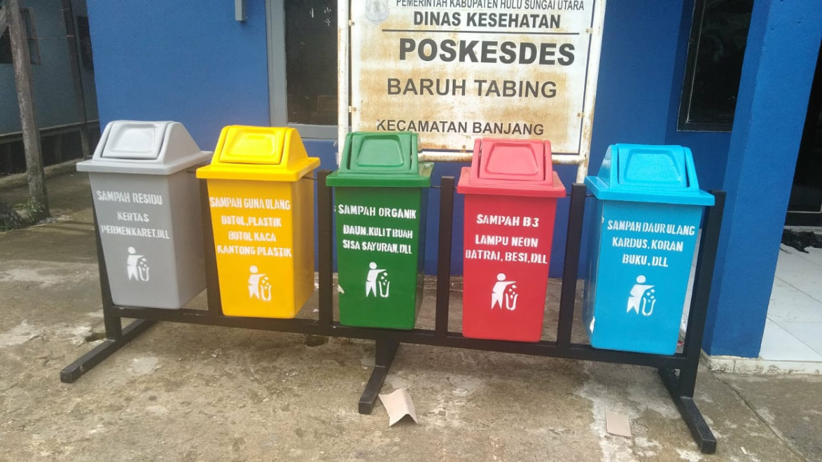 Bak Sampah di Kampung KB