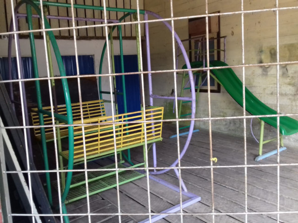 Pengadaan Alat Permainan Outdoor untuk TK dan Paud Lestari Kampung KB Desa Tuhuran