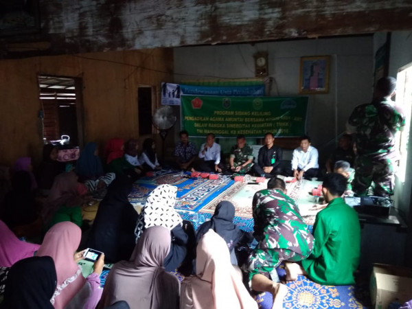 Program Sidang Keliling Pengadilan Agama Amuntai Bersama Kodim 1001 Amuntai dalam Rangka Sinergitas Kegiatan (TMKK) TNI Manunggal KB kesehatan Tahun 2018
